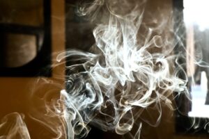 La fume de tabac, principal polluant de l'air intrieur