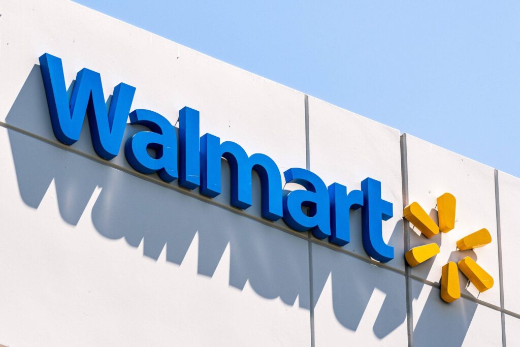 Le distributeur Walmart met fin à la vente de cigarettes dans certains magasins aux États-Unis