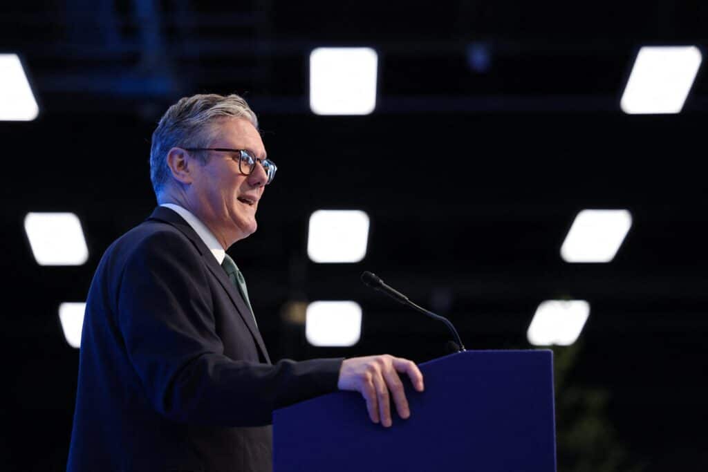 Royaume-Uni : les travaillistes réintroduisent l’interdiction de vente de tabac aux personnes nées après 2009