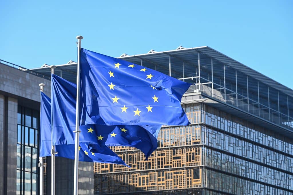 L’Union européenne adopte une recommandation interdisant de fumer et vapoter dans divers lieux extérieurs