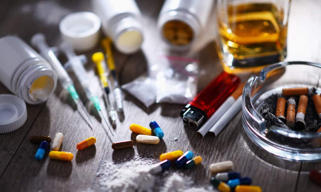 Tabac et usages de substances psychoactives chez les jeunes : des niveaux en baisse en France