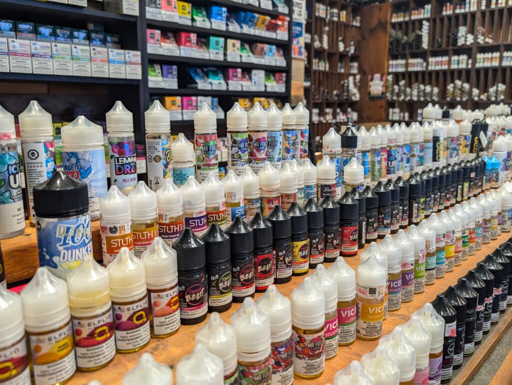 La FDA pourrait légaliser les arômes fruités et sucrés des e-cigarettes mais demande un niveau de preuves élevé