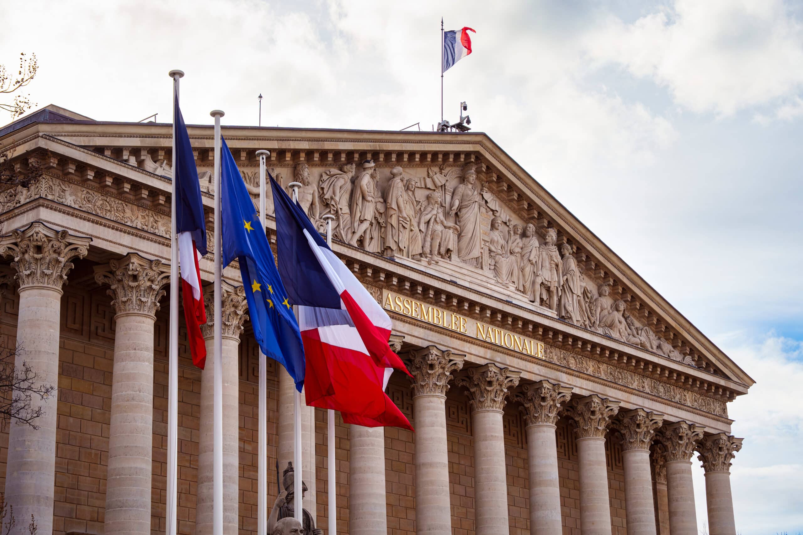 Le CNCT soutient le projet d’extension du paquet neutre à tous les produits du tabac et du vapotage