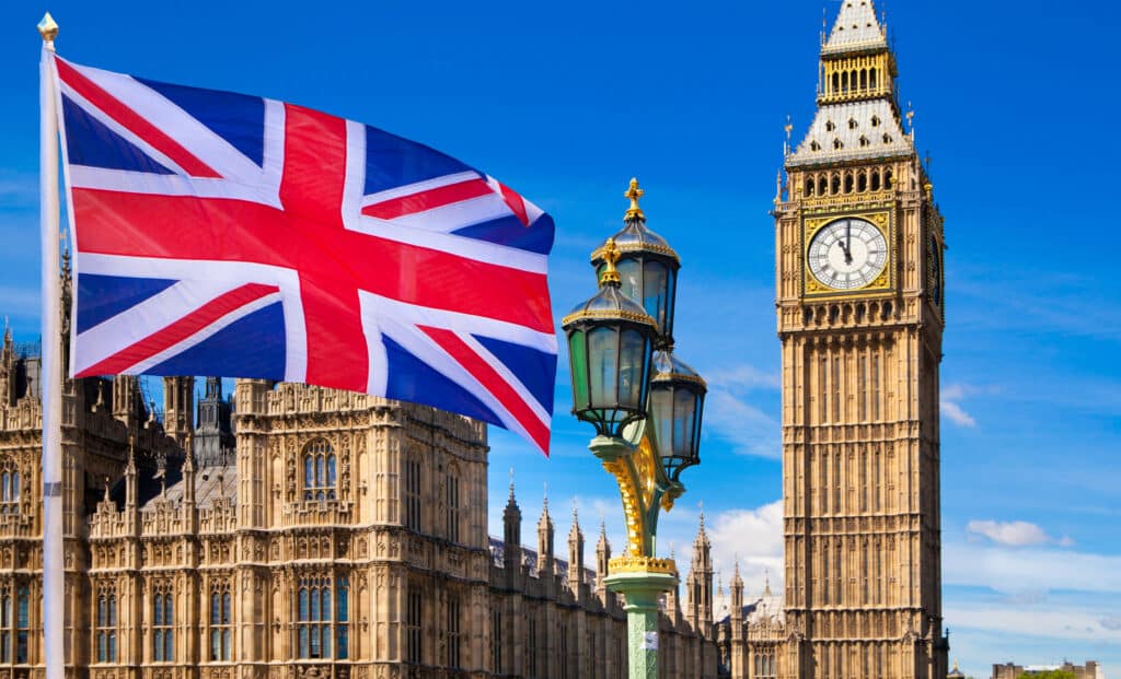 Le gouvernement britannique sommé d’agir plus efficacement contre les lobbys, dont celui du tabac