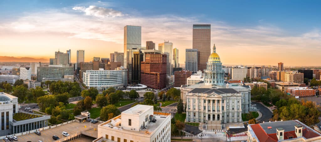 Denver poursuit l’industrie du tabac pour la pollution liée aux mégots de cigarettes
