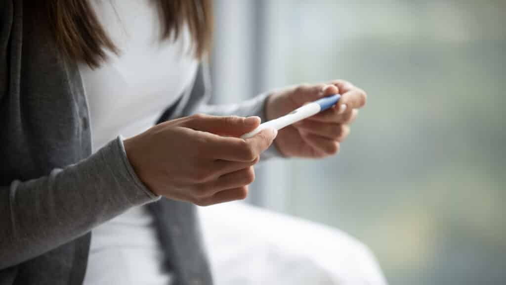 L’OMS confirme un risque d’infertilité accru de 40 % chez les fumeuses